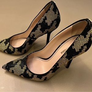 Dsquared black and gold pumps